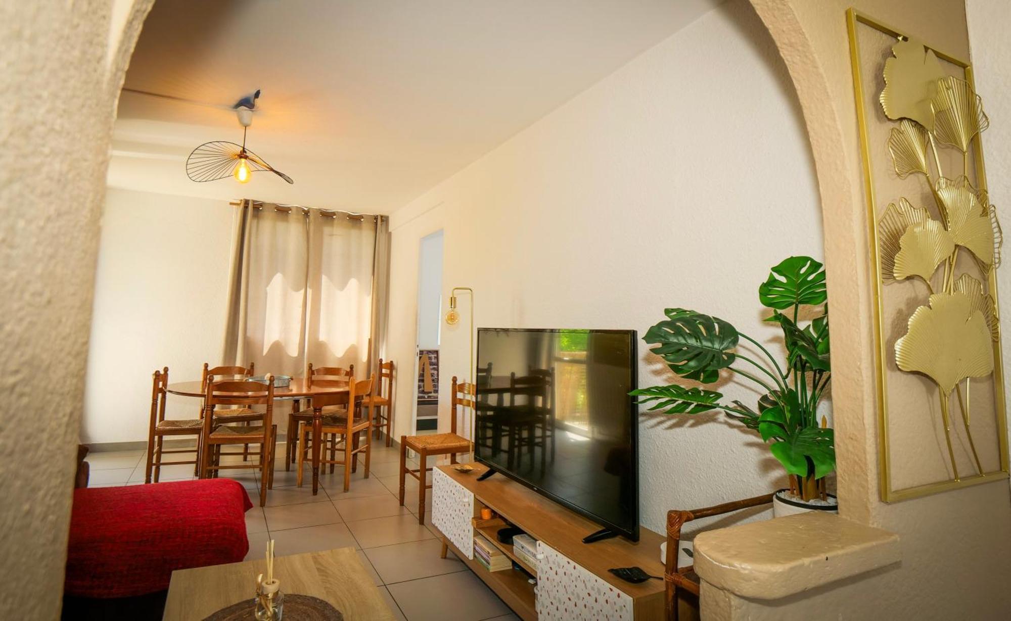 6 Pers A 5 Min -plage Et Aeroport * Marignane